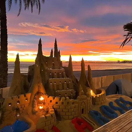 Studio Roses Beach Apartment *